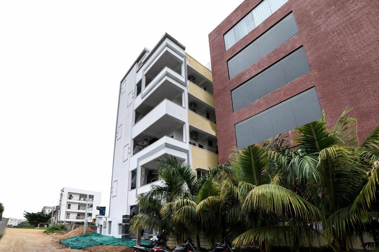 Oyo 16606 Iconic Living Hotel Haidarábád Kültér fotó