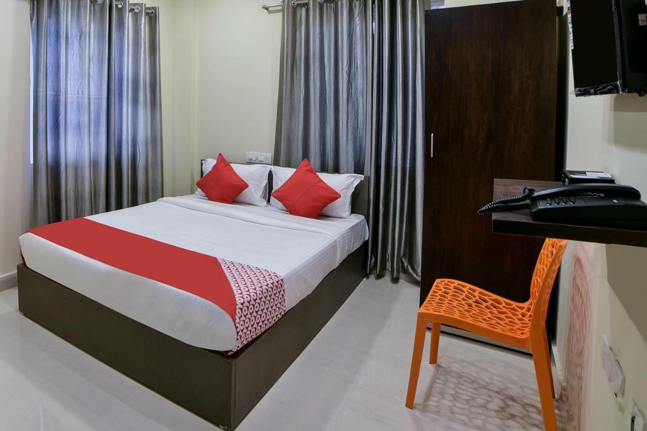 Oyo 16606 Iconic Living Hotel Haidarábád Kültér fotó